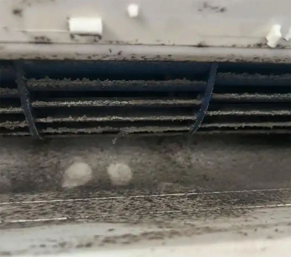 桓仁空调吹的风有股烧焦味是怎么回事